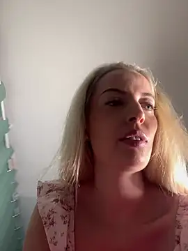 Katharina Wagner online show from 06-24-26, 06:07
