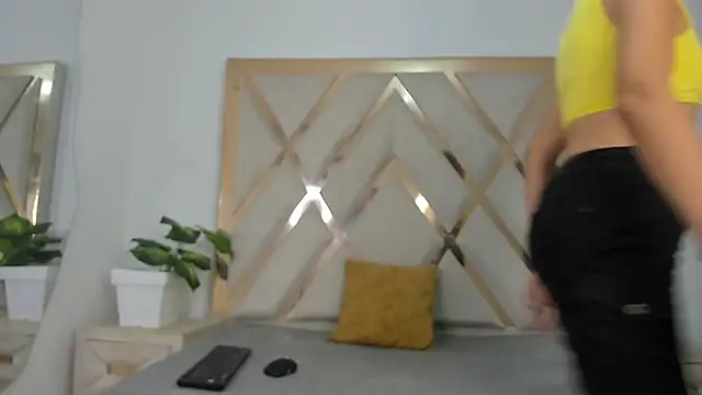 Snapshot of Selenaasm chatting on 12-20-25, 08:38 Selenaasm online show from 12-20-25, 08:38