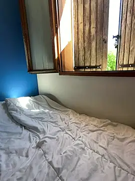 CoquineCharmeuse online show from 04-06-26, 01:23