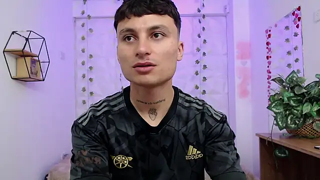 Snapshot of Noah_Vera chatting on 01-10-26, 03:41 Noah Vera online show from 01-10-26, 03:41