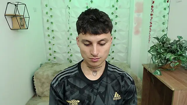 Snapshot of Noah_Vera chatting on 01-11-26, 03:33 Noah Vera online show from 01-11-26, 03:33