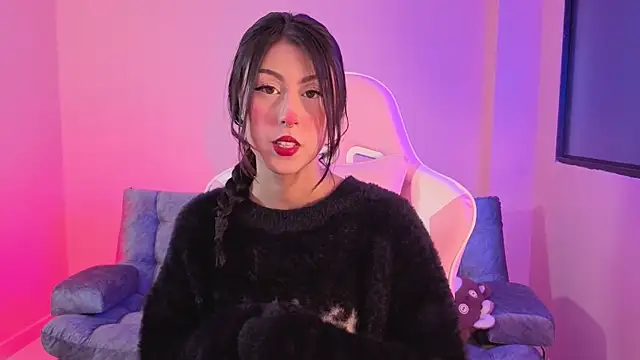 Snapshot of sharonbone chatting on 12-22-25, 04:20 sharonbone online show from 12-22-25, 04:20