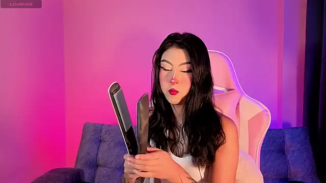 Snapshot of sharonbone chatting on 03-31-26, 04:24 sharonbone online show from 03-31-26, 04:24