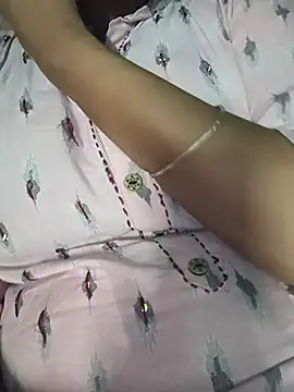 Snapshot of teena-11 chatting on 07-06-26, 09:17 teena-11 online show from 07-06-26, 09:17