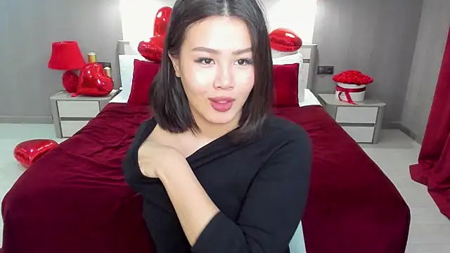 Brunette Charm online show from 03-08-26, 11:19