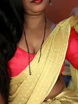 Snapshot of Rachu_love chatting on 04-21-26, 06:44 Rachu love online show from 04-21-26, 06:44