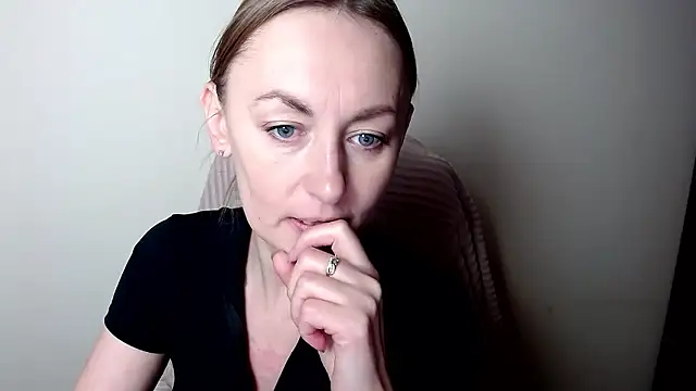 LiaSeass  online show from 01-16-26, 01:04