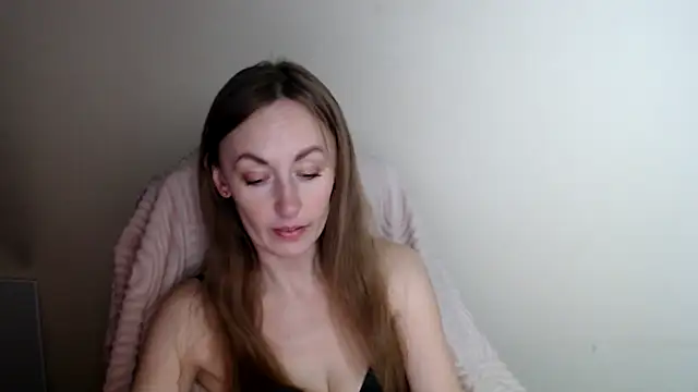 Snapshot of LiaSeass_ chatting on 06-16-26, 11:46 LiaSeass online show from 06-16-26, 11:46