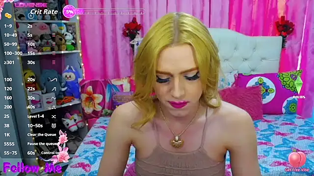 Snapshot of golden_girl01 chatting on 04-09-26, 08:03 golden girl01 online show from 04-09-26, 08:03