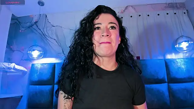 Victoria01  online show from 03-30-26, 09:32