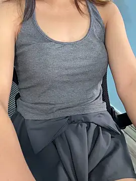 Chichi 86 online show from 06-15-26, 01:52