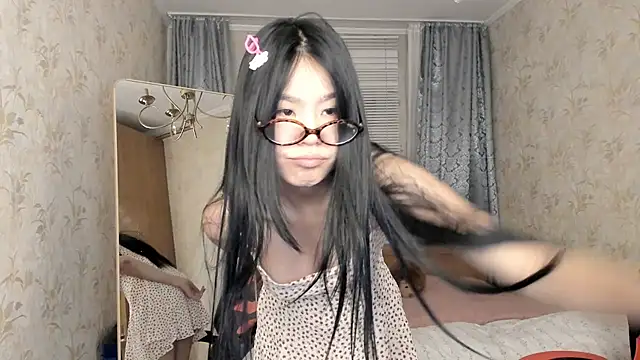 amiya cute online show from 03-28-26, 04:17