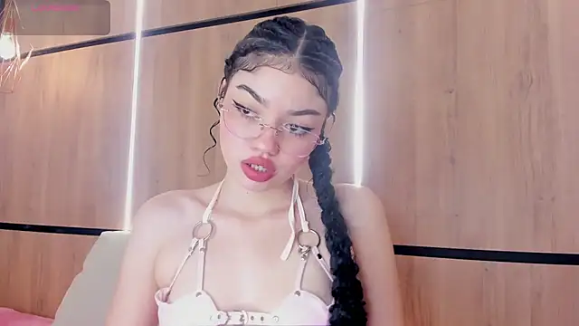 Snapshot of chloe_cortez chatting on 07-15-26, 11:48 chloe cortez online show from 07-15-26, 11:48