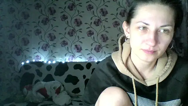 Snapshot of nika_smily chatting on 12-13-25, 10:04 nika smily online show from 12-13-25, 10:04