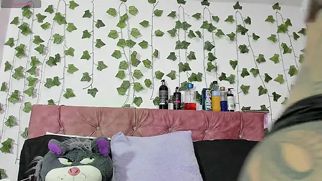 Snapshot of Ayla-marttinez chatting on 07-16-26, 01:33 Ayla-marttinez online show from 07-16-26, 01:33