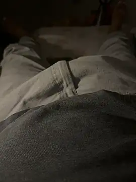 Snapshot of Night_outcam chatting on 02-26-26, 10:09 Night outcam online show from 02-26-26, 10:09