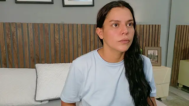 Mia Bellefort online show from 04-15-26, 08:53