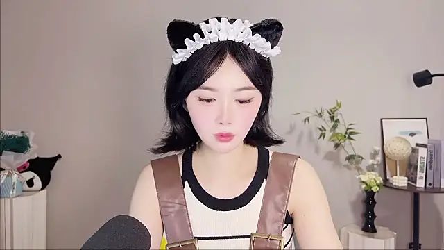 Pinkgirl520 online show from 05-12-26, 03:03