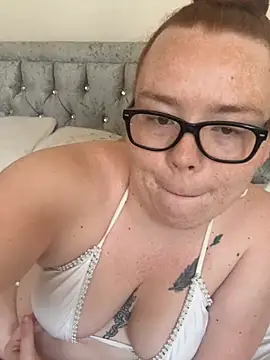 AnnieAinsx online show from 05-25-26, 08:53