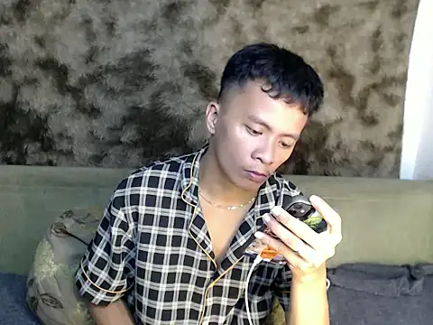 Snapshot of ur_twinkKirk6969 chatting on 06-23-26, 02:15 ur twinkKirk6969 online show from 06-23-26, 02:15