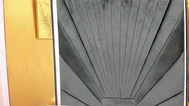 Snapshot of beautifulgirl4u_ chatting on 03-21-26, 02:27 beautifulgirl4u online show from 03-21-26, 02:27