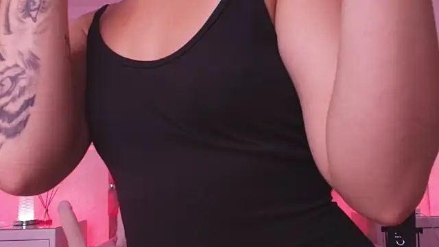 Snapshot of sofia_go_ chatting on 04-17-26, 11:57 sofia go online show from 04-17-26, 11:57