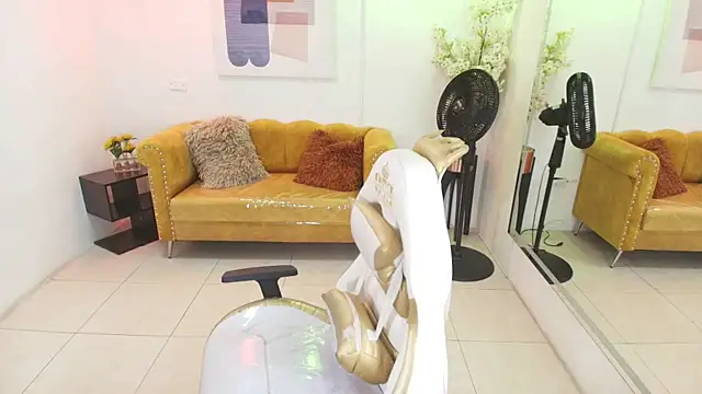 Carolina cherry online show from 04-02-26, 12:36