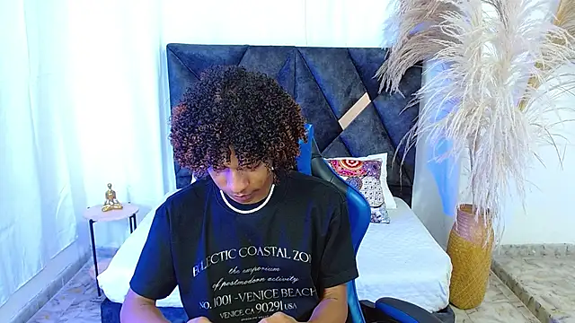 angelll18  online show from 02-04-26, 08:25