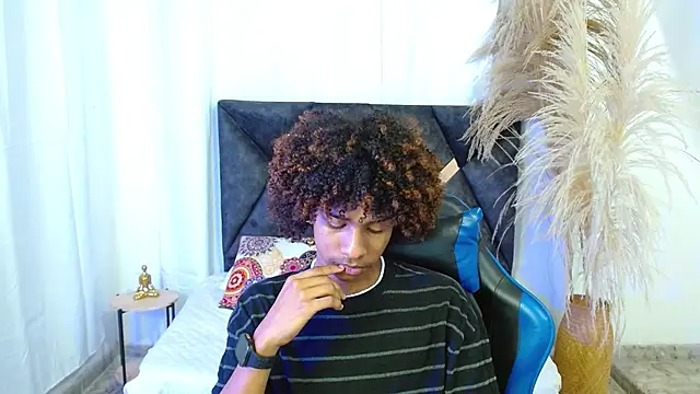 angelll18  online show from 02-21-26, 08:54