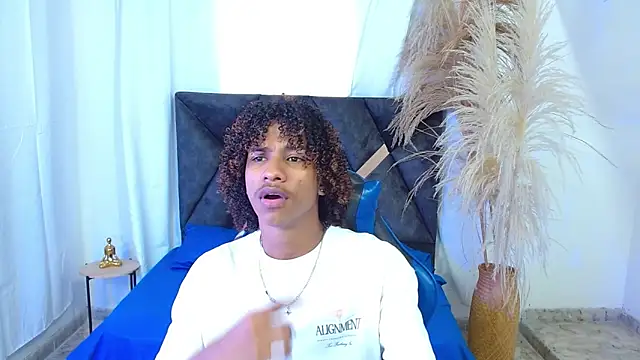 angelll18  online show from 03-02-26, 09:10