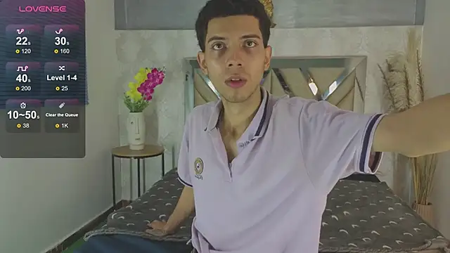 prettyboyy 13 online show from 12-21-25, 03:57