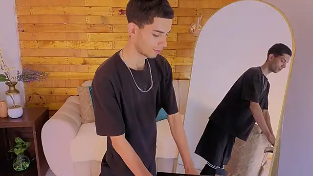 prettyboyy 13 online show from 02-01-26, 07:56