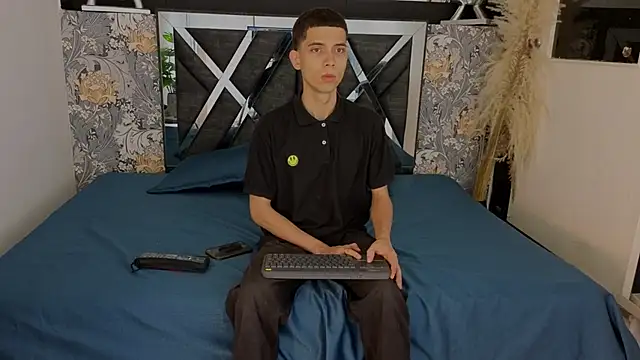 prettyboyy 13 online show from 02-03-26, 07:19