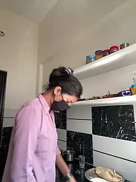 Snapshot of Pooja_Love143 chatting on 04-05-26, 05:48 Pooja Love143 online show from 04-05-26, 05:48