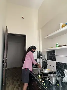 Snapshot of Pooja_Love143 chatting on 04-06-26, 05:41 Pooja Love143 online show from 04-06-26, 05:41