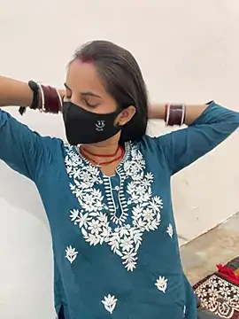 Pooja Love143 online show from 05-18-26, 03:13