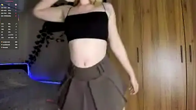 Snapshot of SkyeDavis chatting on 06-01-26, 02:19 SkyeDavis online show from 06-01-26, 02:19