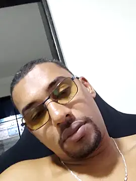 Reis001122 online show from 05-30-26, 05:04