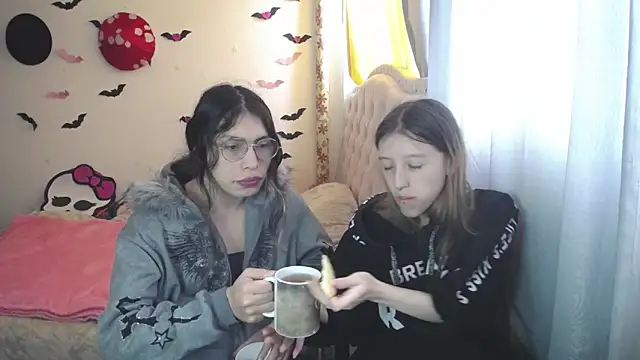 Briar y Blair online show from 03-17-26, 02:42