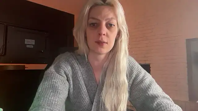 Snapshot of Melina_Diamond chatting on 01-07-26, 02:47 Melina Diamond online show from 01-07-26, 02:47