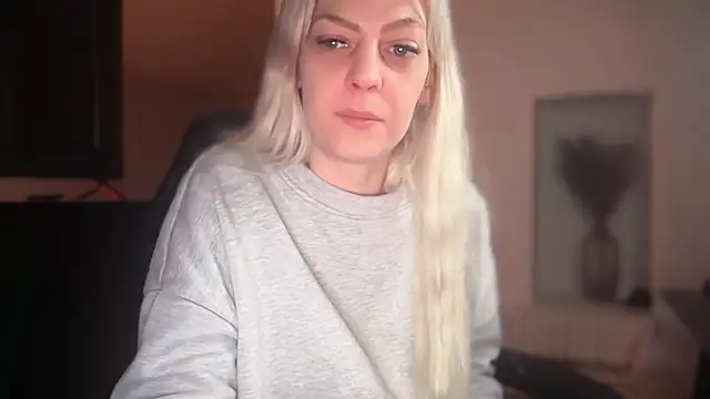 Snapshot of Melina_Diamond chatting on 01-11-26, 06:35 Melina Diamond online show from 01-11-26, 06:35