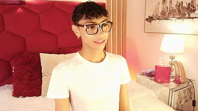 Snapshot of Owen_JP chatting on 04-12-26, 03:11 Owen JP online show from 04-12-26, 03:11