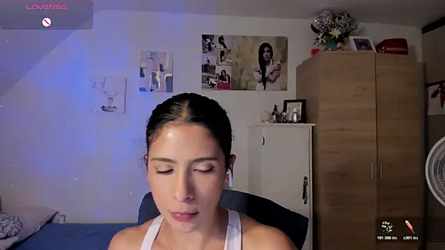 Snapshot of VEROSlen- chatting on 06-20-26, 03:53 VEROSlen- online show from 06-20-26, 03:53