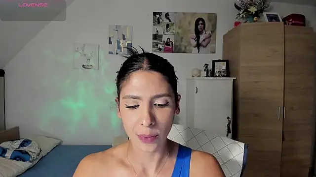 Snapshot of VEROSlen- chatting on 07-19-26, 04:38 VEROSlen- online show from 07-19-26, 04:38