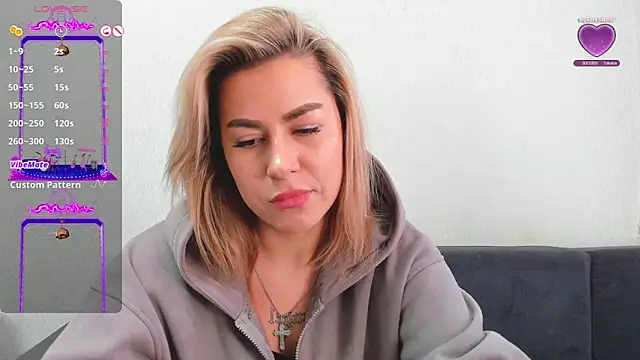 Snapshot of Roxi_Joy chatting on 02-02-26, 11:20 Roxi Joy online show from 02-02-26, 11:20