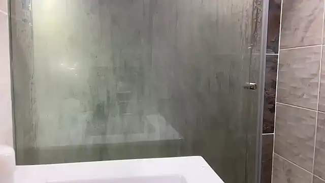 HotWhisper22 online show from 04-09-26, 08:47