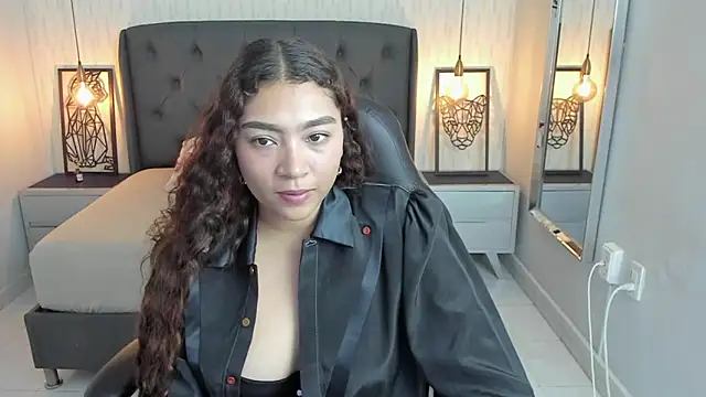 Snapshot of angelinemore chatting on 12-22-25, 07:44 angelinemore online show from 12-22-25, 07:44