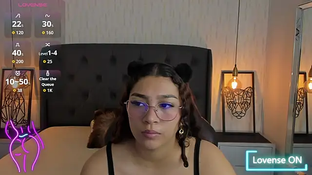 Snapshot of angelinemore chatting on 01-09-26, 07:15 angelinemore online show from 01-09-26, 07:15