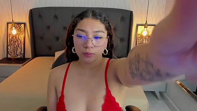 Snapshot of angelinemore chatting on 03-09-26, 07:29 angelinemore online show from 03-09-26, 07:29