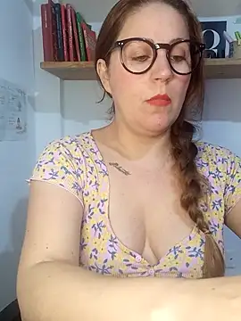Snapshot of SofiEsteves chatting on 06-05-26, 12:33 SofiEsteves online show from 06-05-26, 12:33